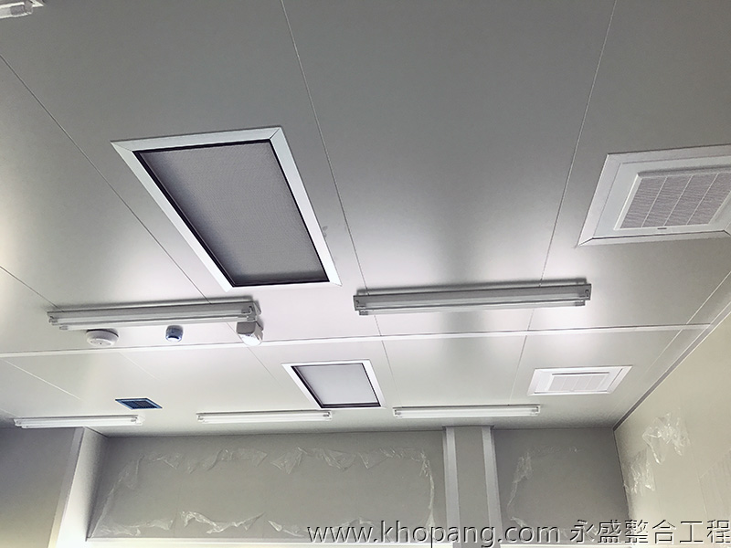 holes_002&ceiling_105B104