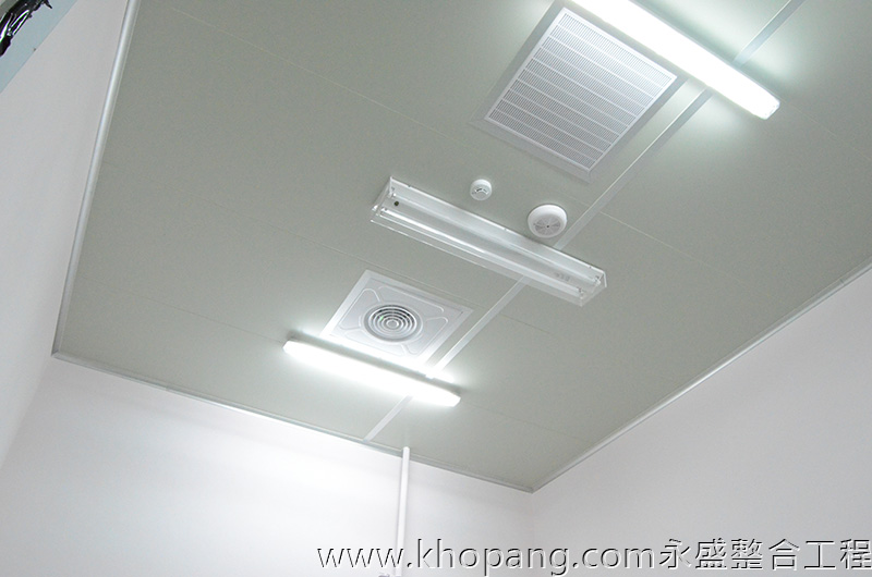 holes_001&ceiling_102B022